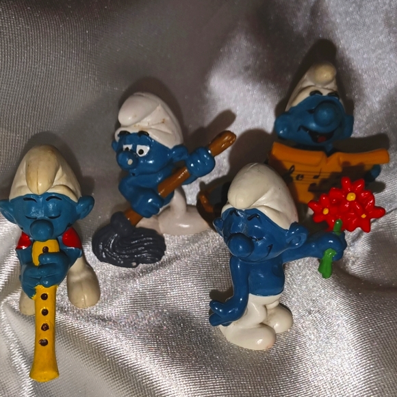 Collectible Smurfs 4 for $23 or $7 each - Picture 11 of 12